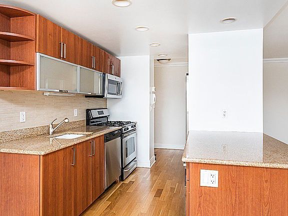 2nd image of 120 W 97th St APT 10I