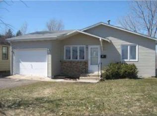 983 Hammer Ave, Saint Paul, MN 55106