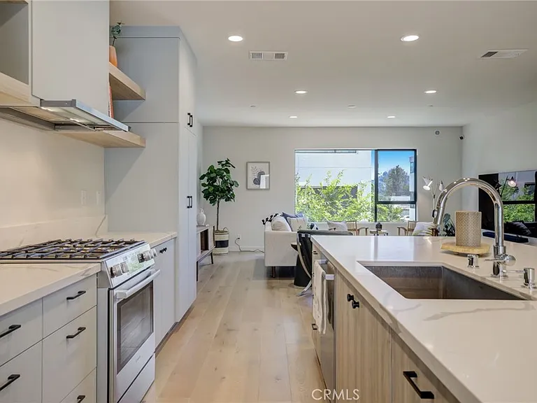 4518 Ayla Ln — Photo 9