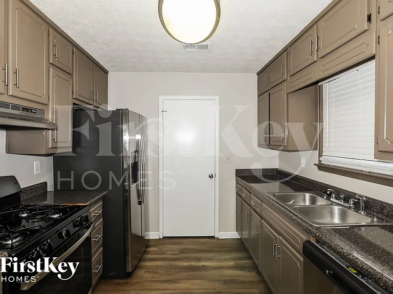 1207 Iron Gate Blvd — Photo 8