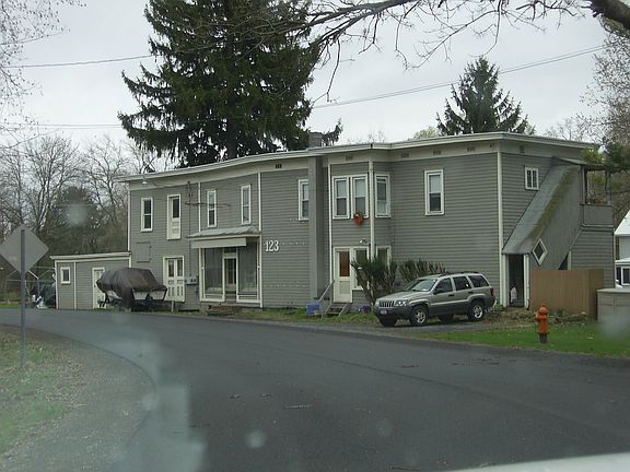 2nd image of 123 Myers Rd #1
