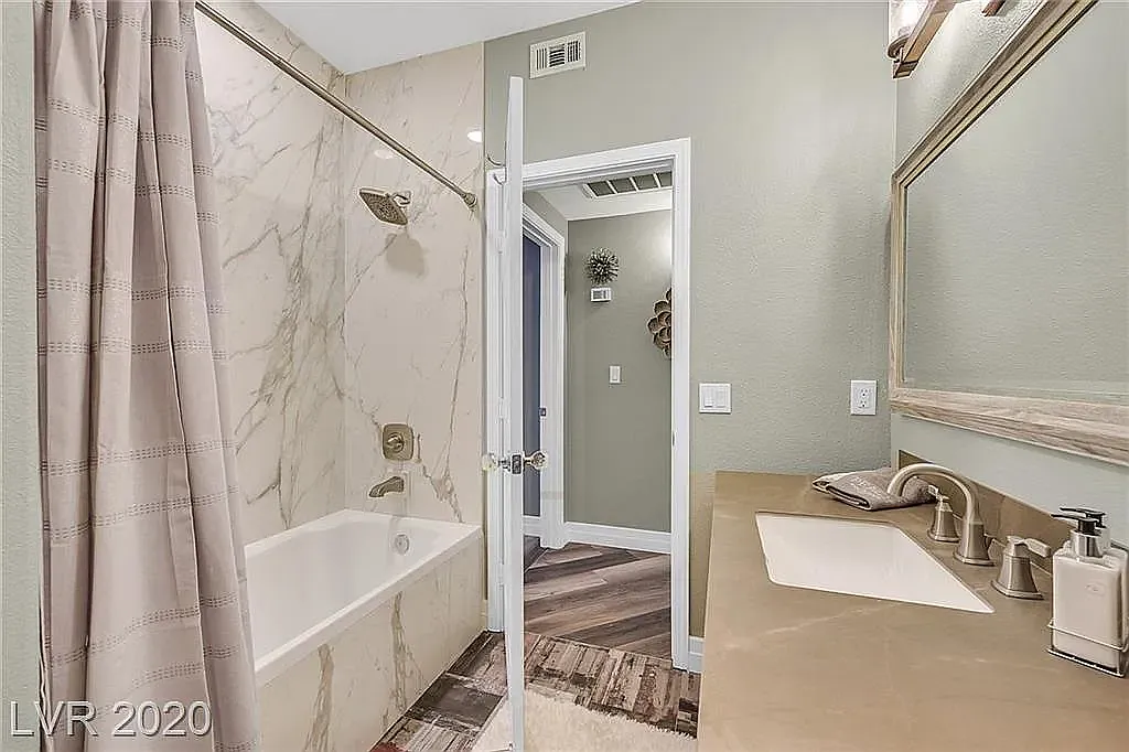 Building Photo - 7167 S Durango Dr #204