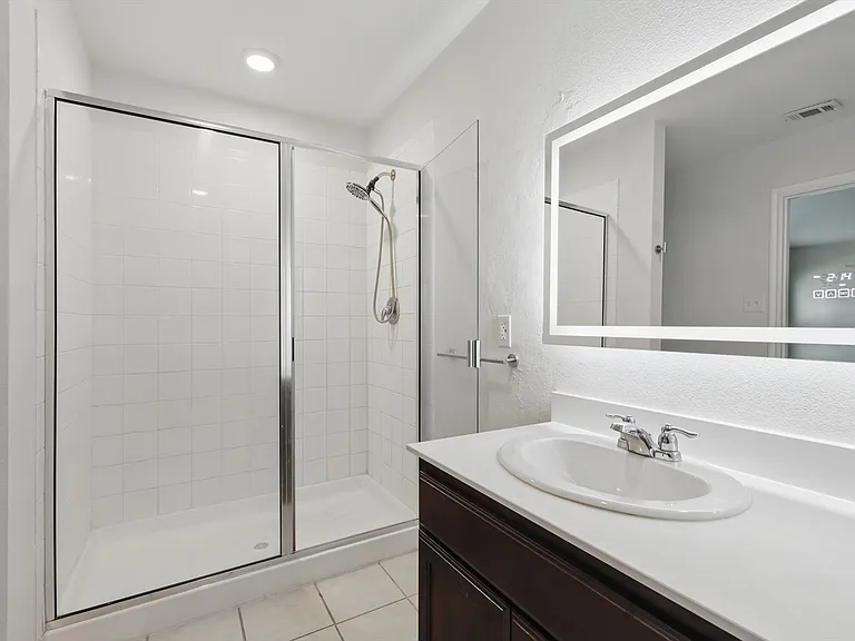 1530 Woodlake Dr — Photo 13