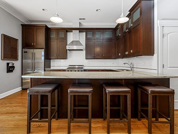 4th image of 3811 N Lincoln Ave APT 3A