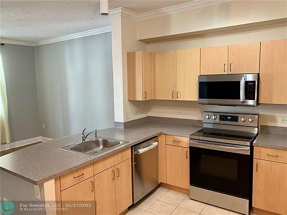 3rd image of 533 NE 3rd Ave APT 248