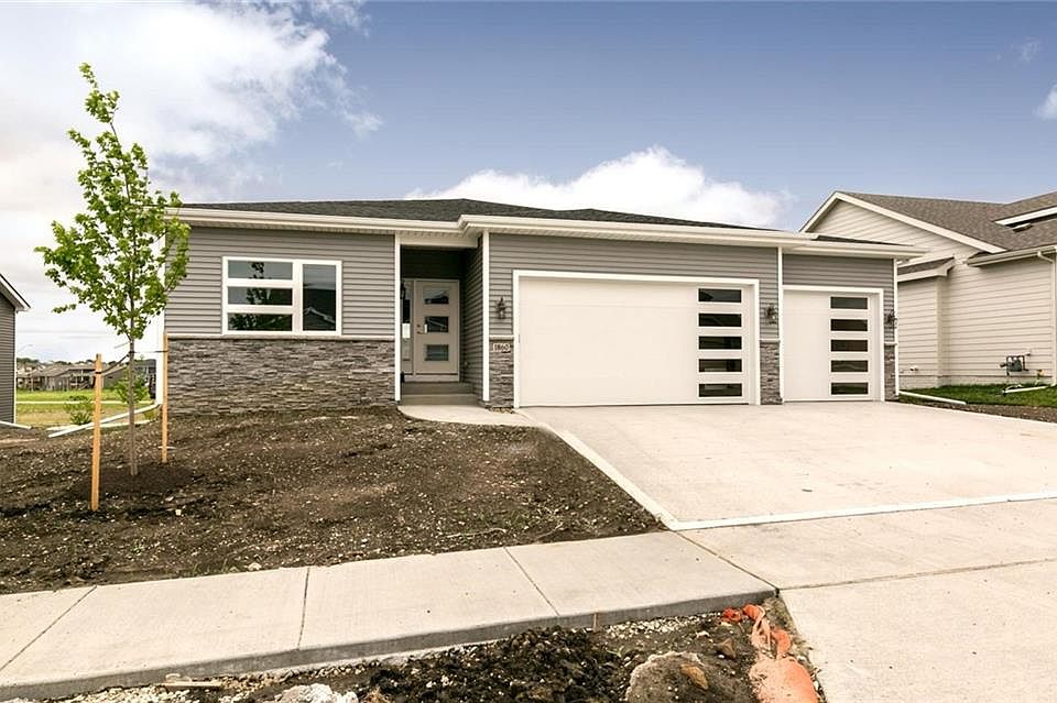 1st image of 1342 NW Bennington Dr