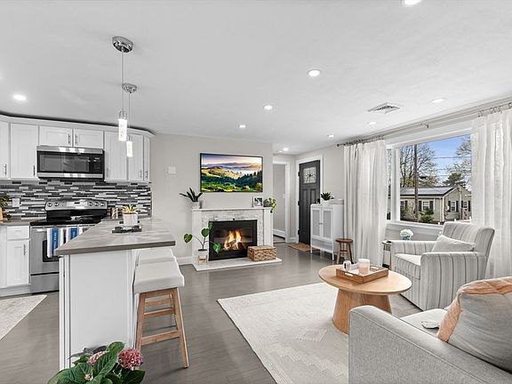 3rd image of 6 Janice Rd