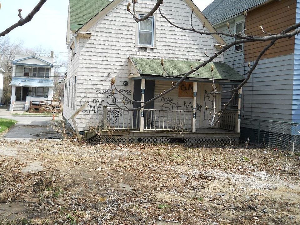 2nd image of 862 Ansel Rd