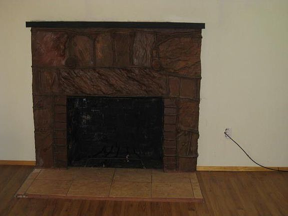 3rd image of 18 N Michigan St