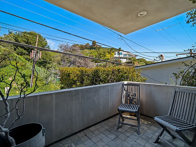 25250 Malibu Rd — Photo 51