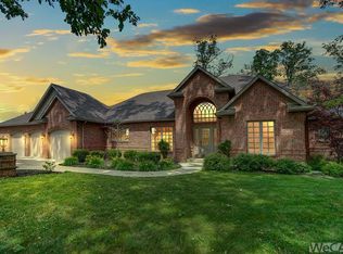 1207 Hickorywood Ln, Lima, OH 45805