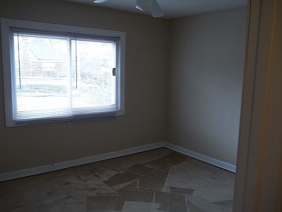 5th image of 2300 E 75th St
