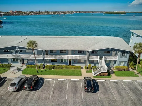 250 126th Ave APT 109, Treasure Island, FL 33706