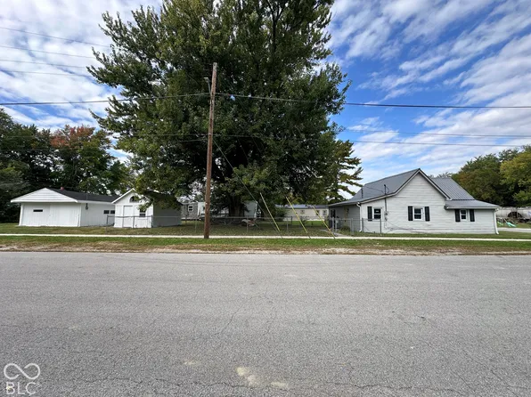 208 N East St, Roachdale, IN 46172
