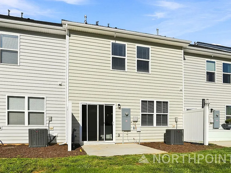3740 Yorkshire Pl — Photo 14