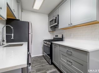 140 Grove St APT 5B, Stamford, CT 06902
