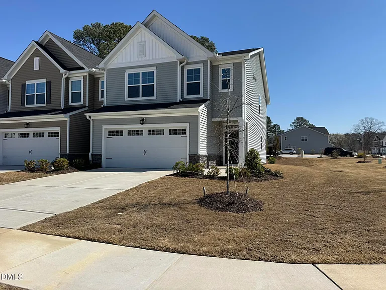 104 Jade Creek Dr — Photo 1