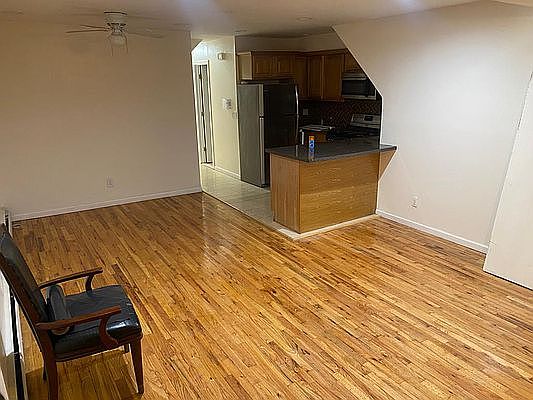 1st image of 983 E 78th St Floor 1
