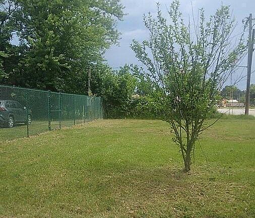5th image of 4401 E Broadway St Lot 18