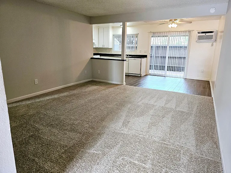 1BR, 1BA-707SF