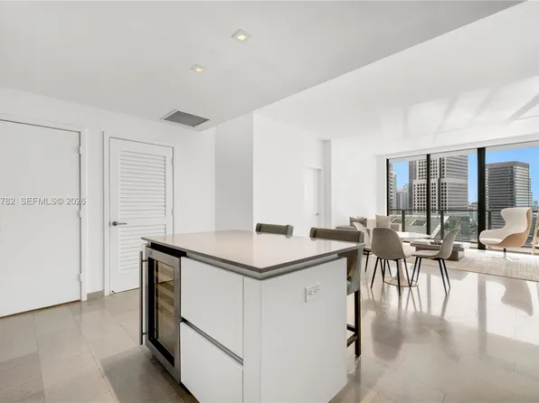 88 SW 7th St APT 2105, Miami, FL 33130