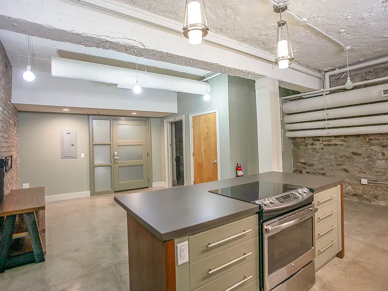 509 W Spring St #100 — Photo 4