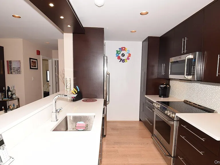 360 Shore Rd #5E — Photo 13