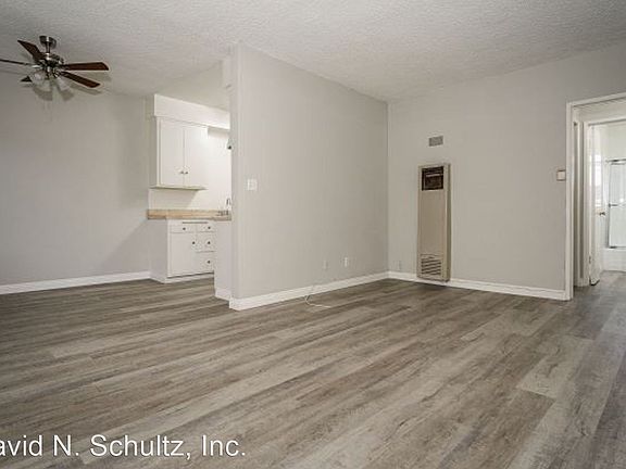4th image of 416 Pioneer Dr #14