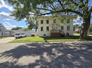 502 S Pine Ave, Freeport, IL 61032