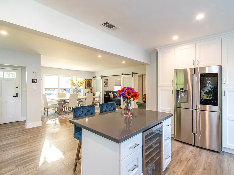 3820 Clark Ave — Photo 10