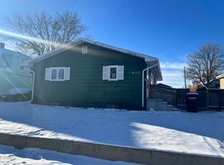 917 7th Ave W, Williston, ND 58801