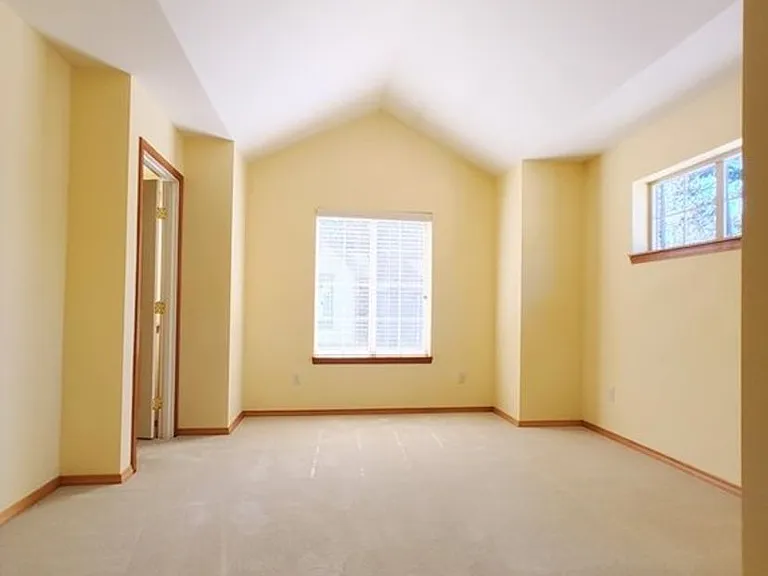 210 Sagebrook Ln — Photo 13