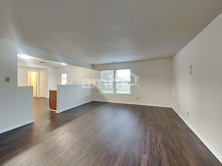 8045 Bach Dr — Photo 6
