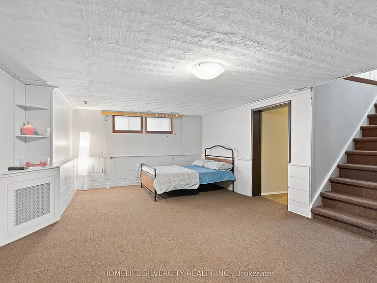 298 Barton St — Photo 19