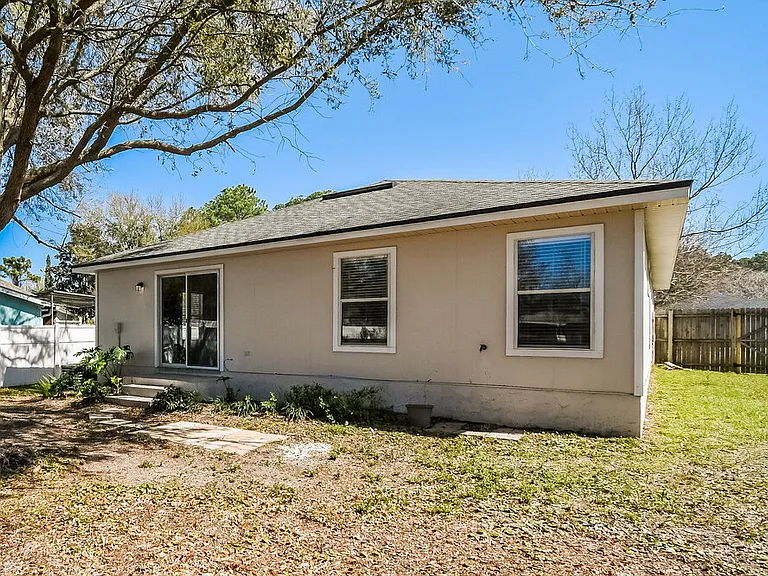 7533 International Village Dr — Photo 16