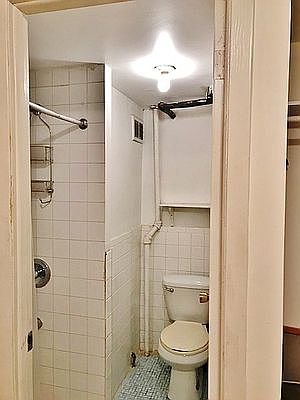 4th image of 517 E 12th St #12