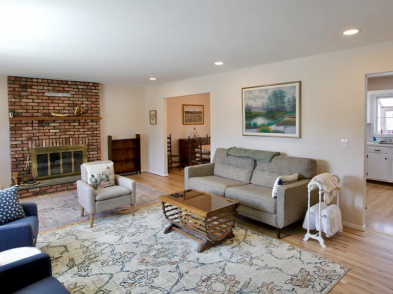 1 Linda Rd — Photo 6