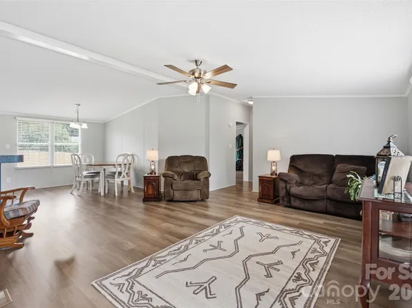 3642 Strollaway Ln, Claremont, NC 28610