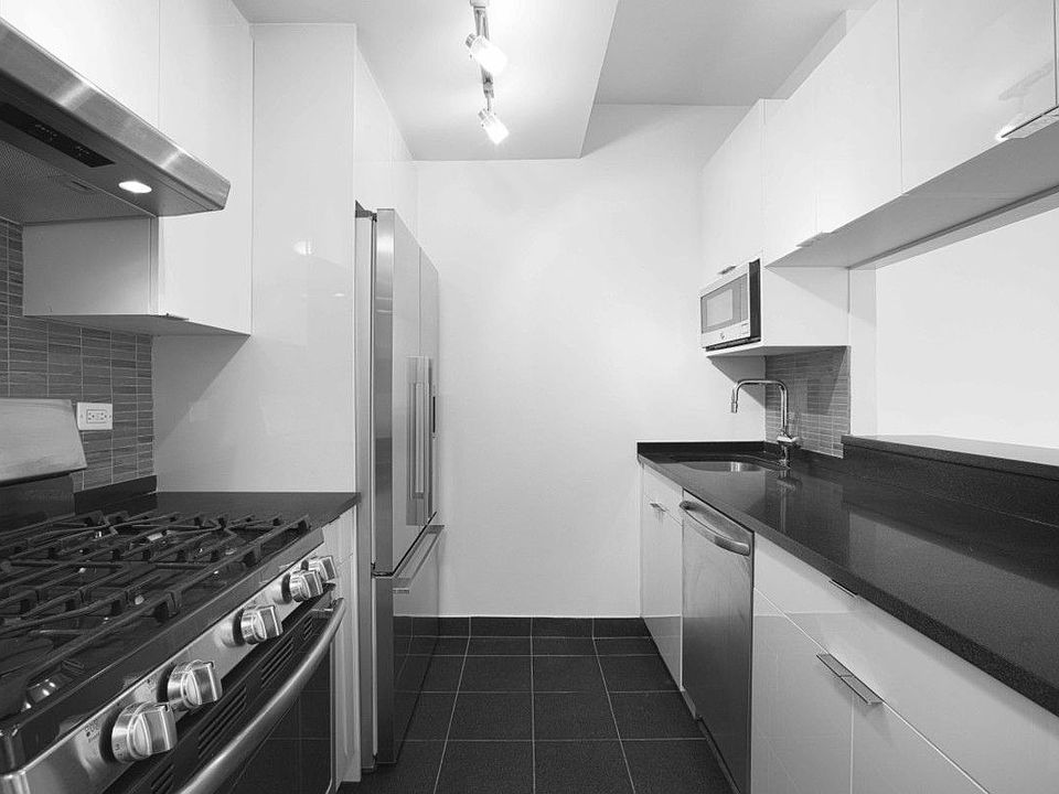 1st image of 75 W End Ave APT P22a