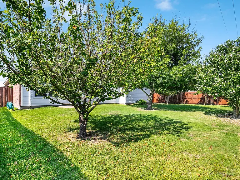 228 Meadow View Ln — Photo 32