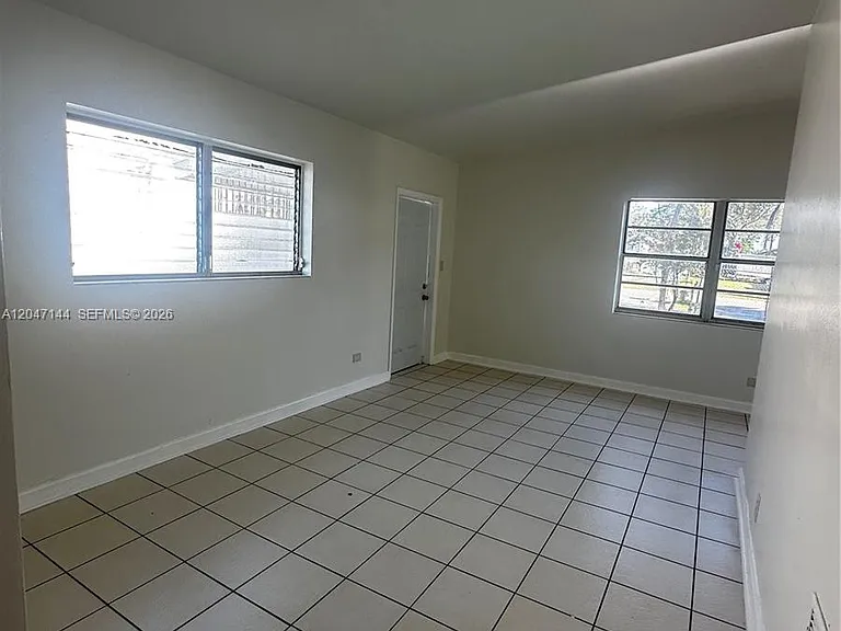 821 SW 2nd St — Photo 21