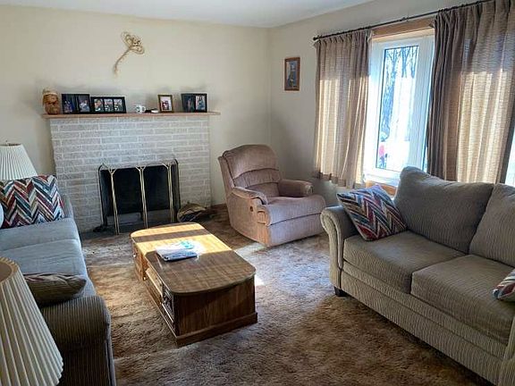 4th image of 25 Blue Jay Ln