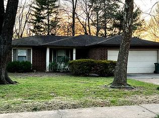 327 E Village Dr, Fayetteville, AR 72703