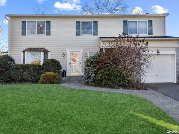 208 Roxbury Road, Garden City, NY 11530