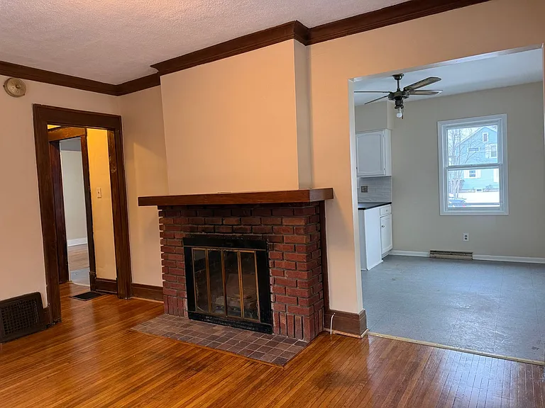 127 W Main St — Photo 28