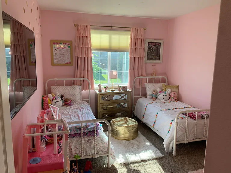 Interior, Main Level, Secondary Bedroom