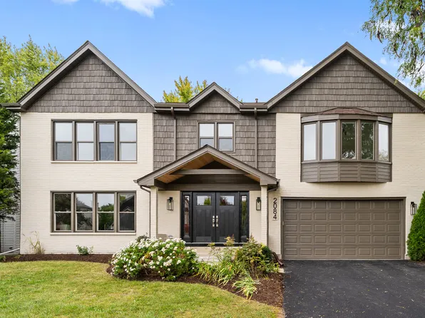 2084 Maplewood Cir, Naperville, IL 60563