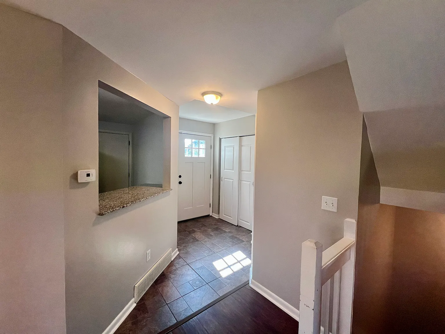 2 bed, 1.5 bath, 1320 sqft, $2,500 — Photo 3