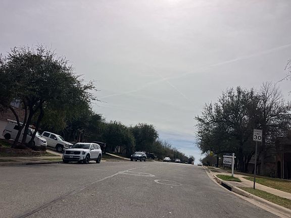 4th image of 403 Red Hawk Dr