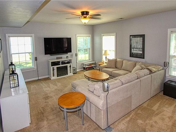 4th image of 5423 Burlington Ct
